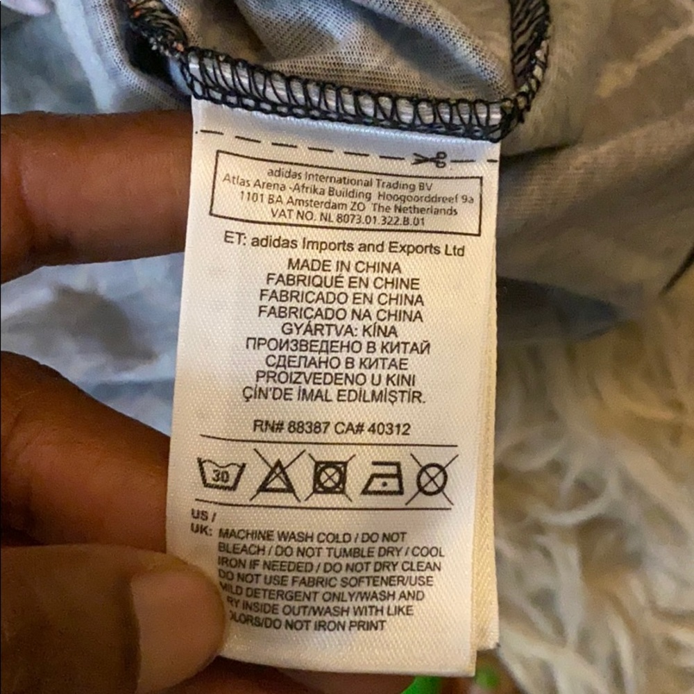 Adidas top - Picture 4 of 4